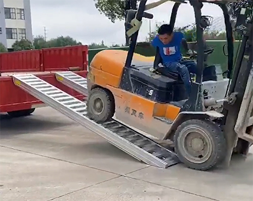 荣昌铝合金梯子的安全问题必须高度重视